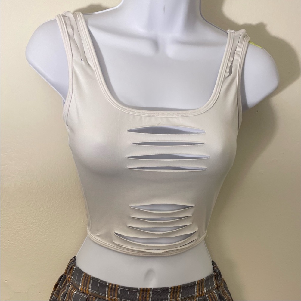 Crop Top: destroyed look